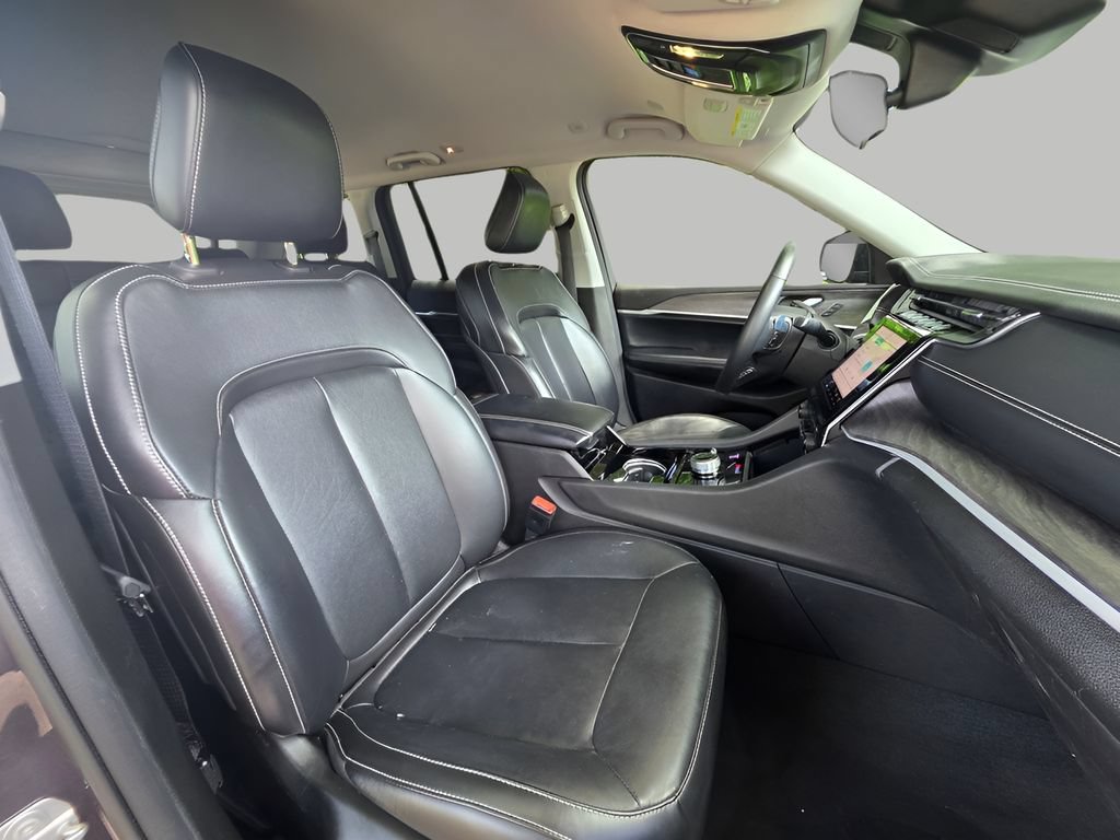 Used 2022 Jeep Grand Cherokee Limited AWD/4WD image 12