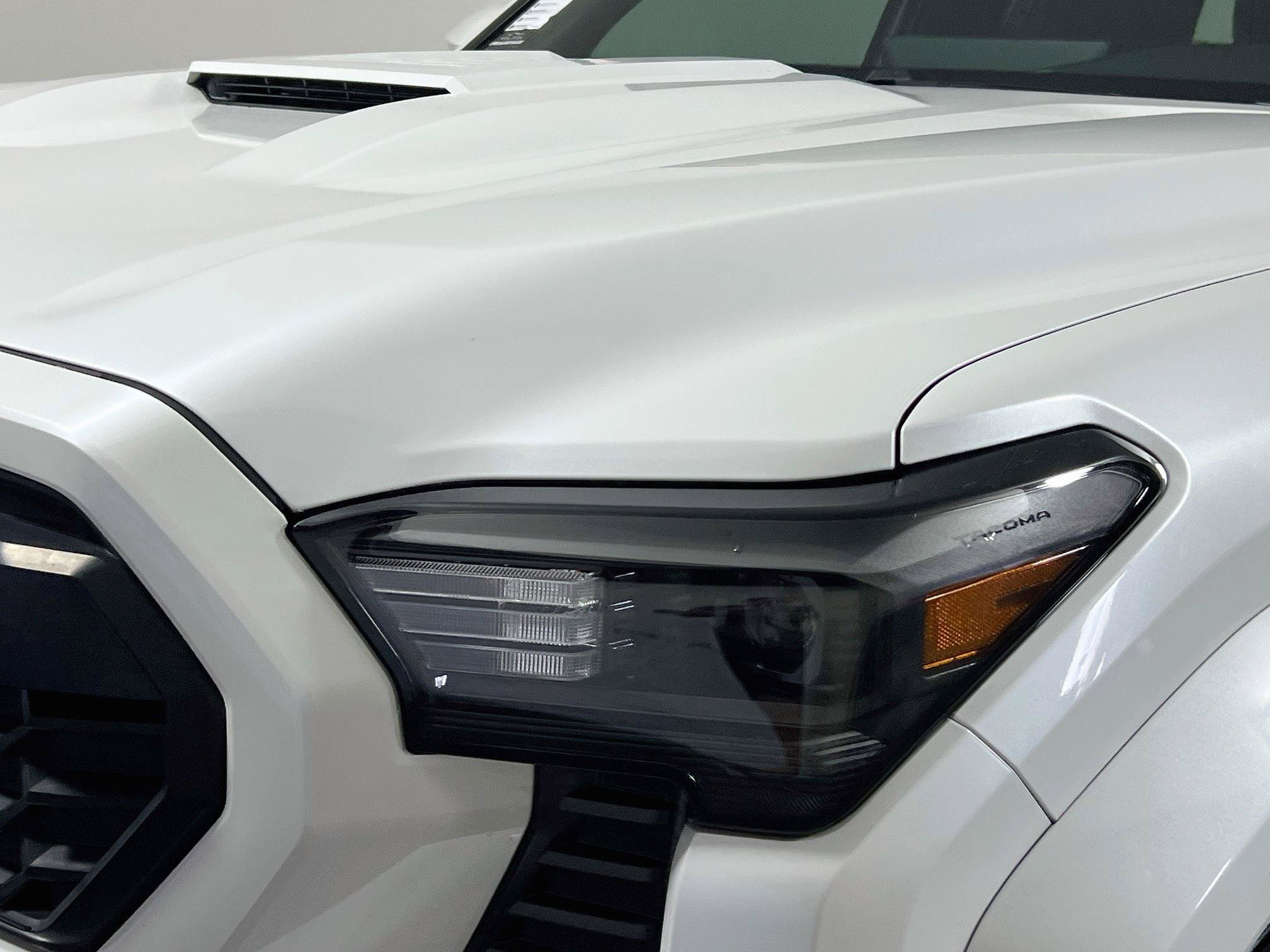 Used 2024 Toyota Tacoma TRD Sport AWD/4WD image 11