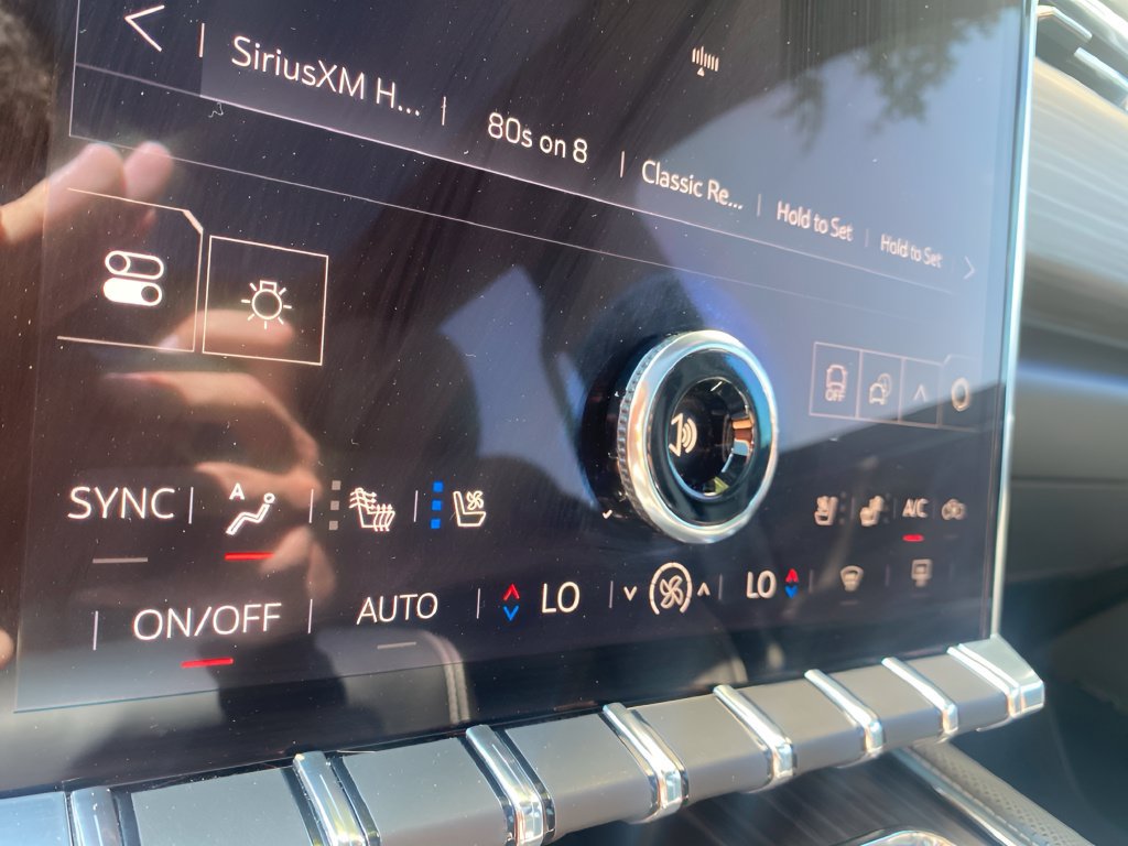 Used 2025 GMC Sierra EV Denali AWD/4WD image 19