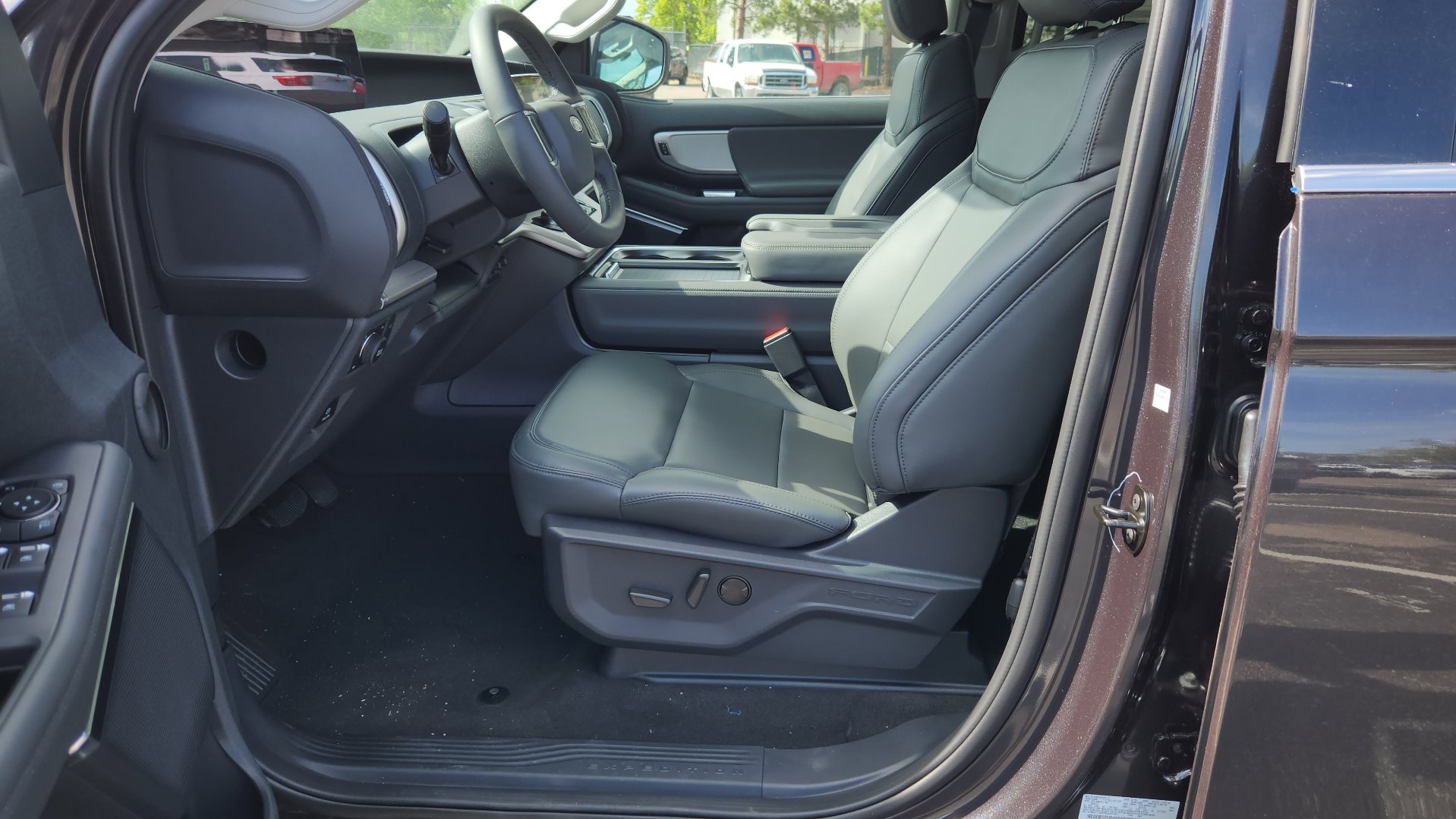 New 2026 Ford Expedition Active AWD/4WD image 24