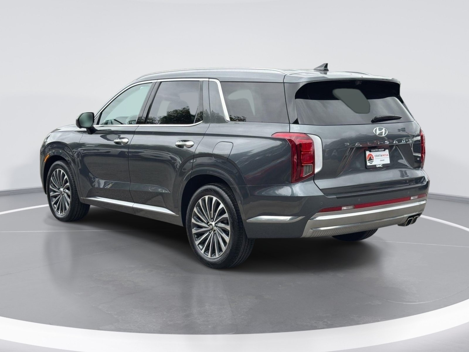 Used 2025 Hyundai Palisade Calligraphy FWD image 5