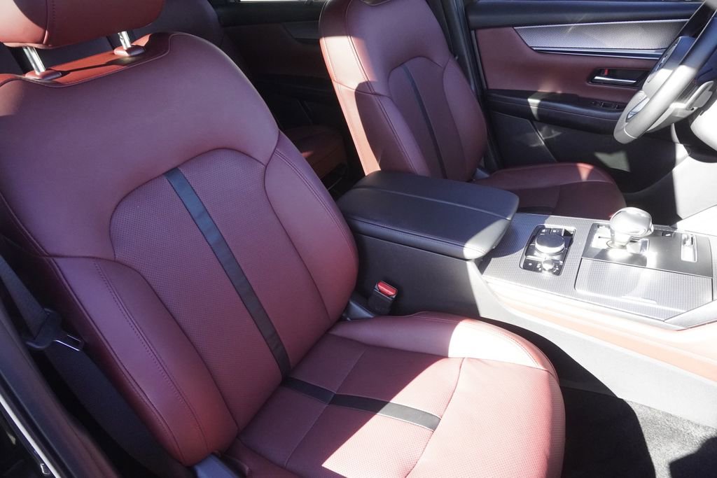 Used 2025 MAZDA CX-70 Plug-In Hybrid w/ Premium Plus image 24