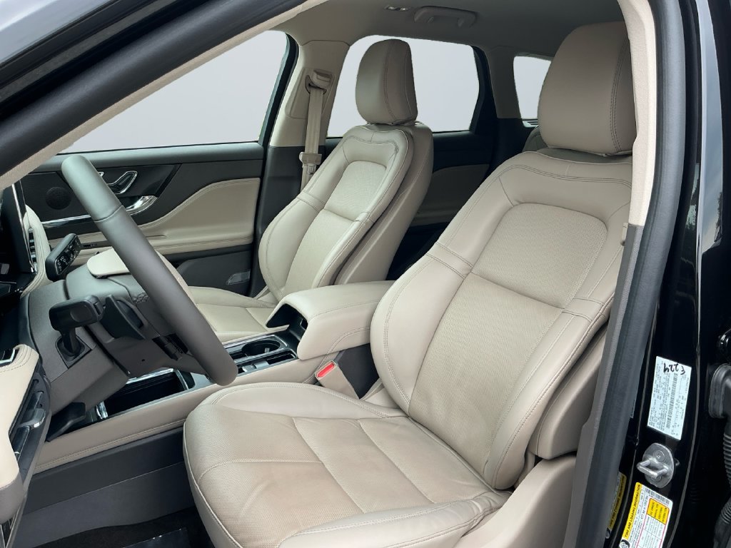 Used 2023 Lincoln Corsair Reserve AWD/4WD image 10