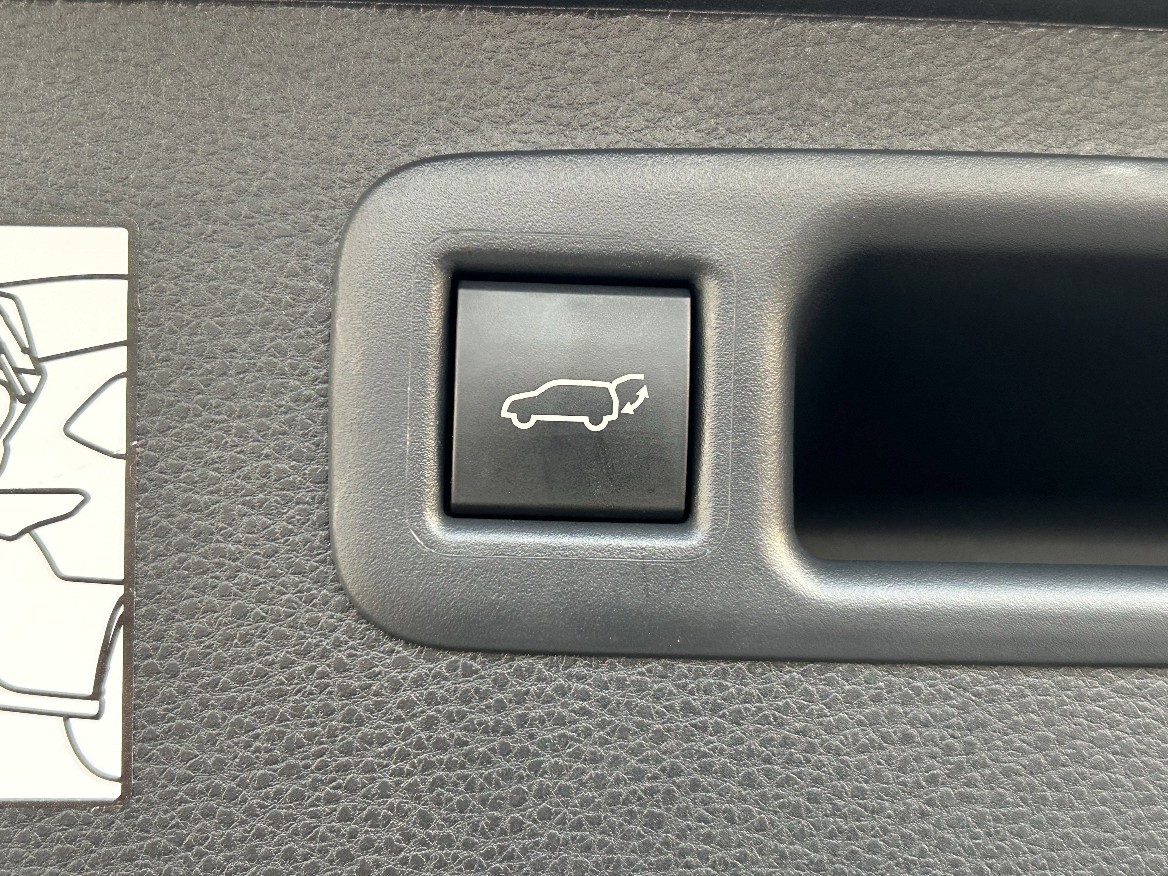 Used 2024 Toyota Highlander Platinum AWD/4WD image 25