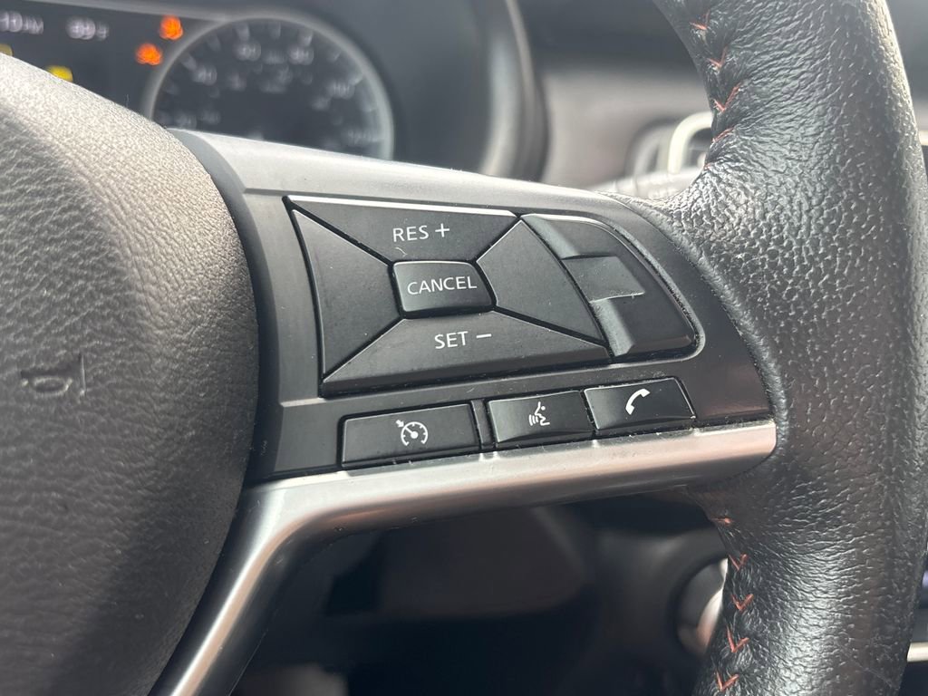 Used 2018 Nissan Kicks SR image 21