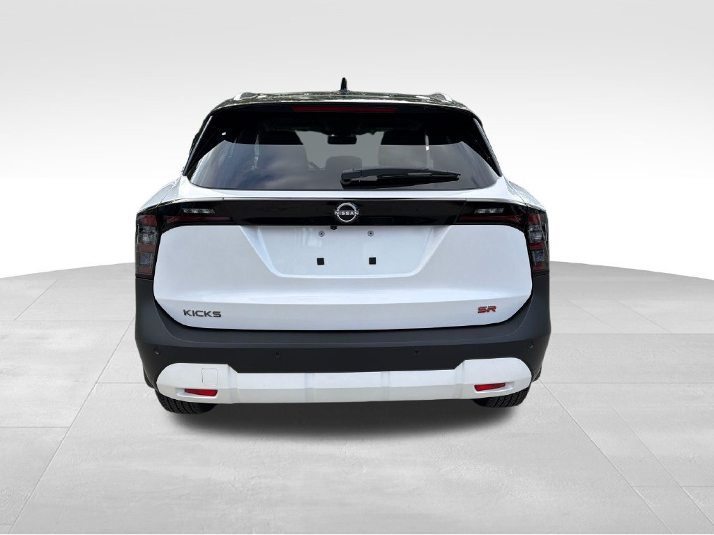 New 2026 Nissan Kicks SR w/ SR Premium Package FWD image 7