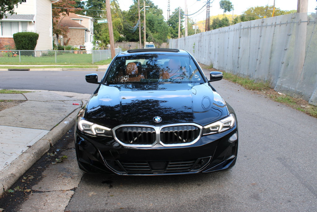Used 2025 BMW 330i Sedan RWD image 3
