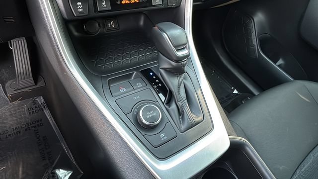 Used 2025 Toyota RAV4 SE w/ Convenience Package AWD/4WD image 30