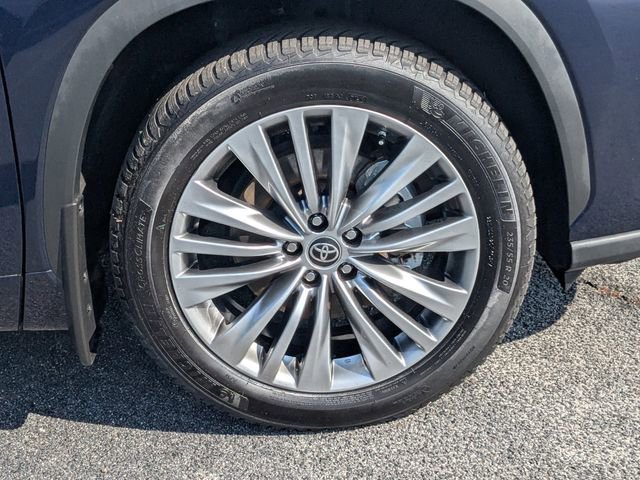 Used 2022 Toyota Highlander Platinum AWD/4WD image 13