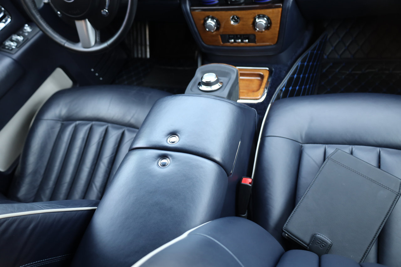 Used 2011 Rolls-Royce Phantom Sedan image 72
