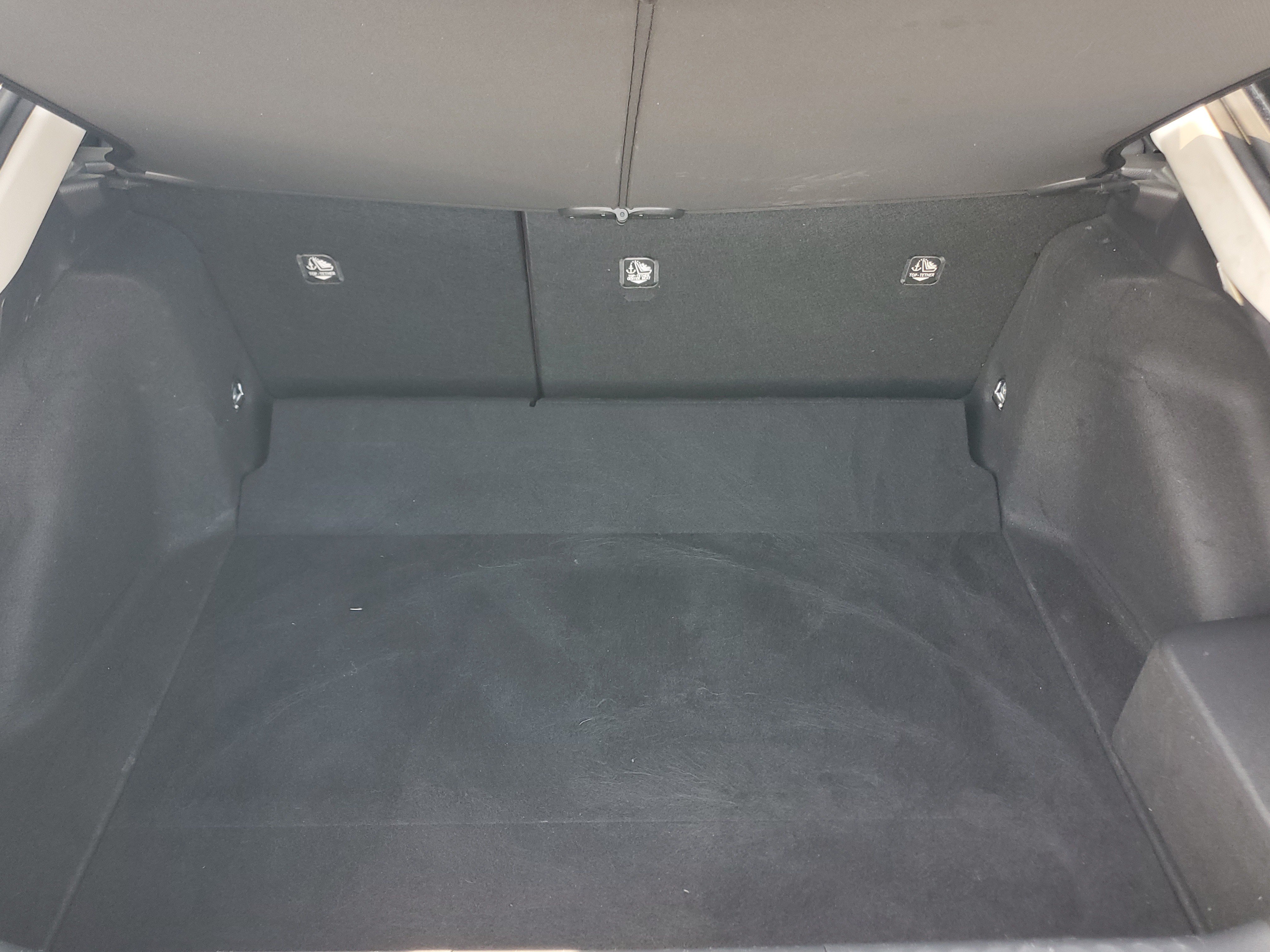 Certified 2025 Toyota Prius LE FWD image 8
