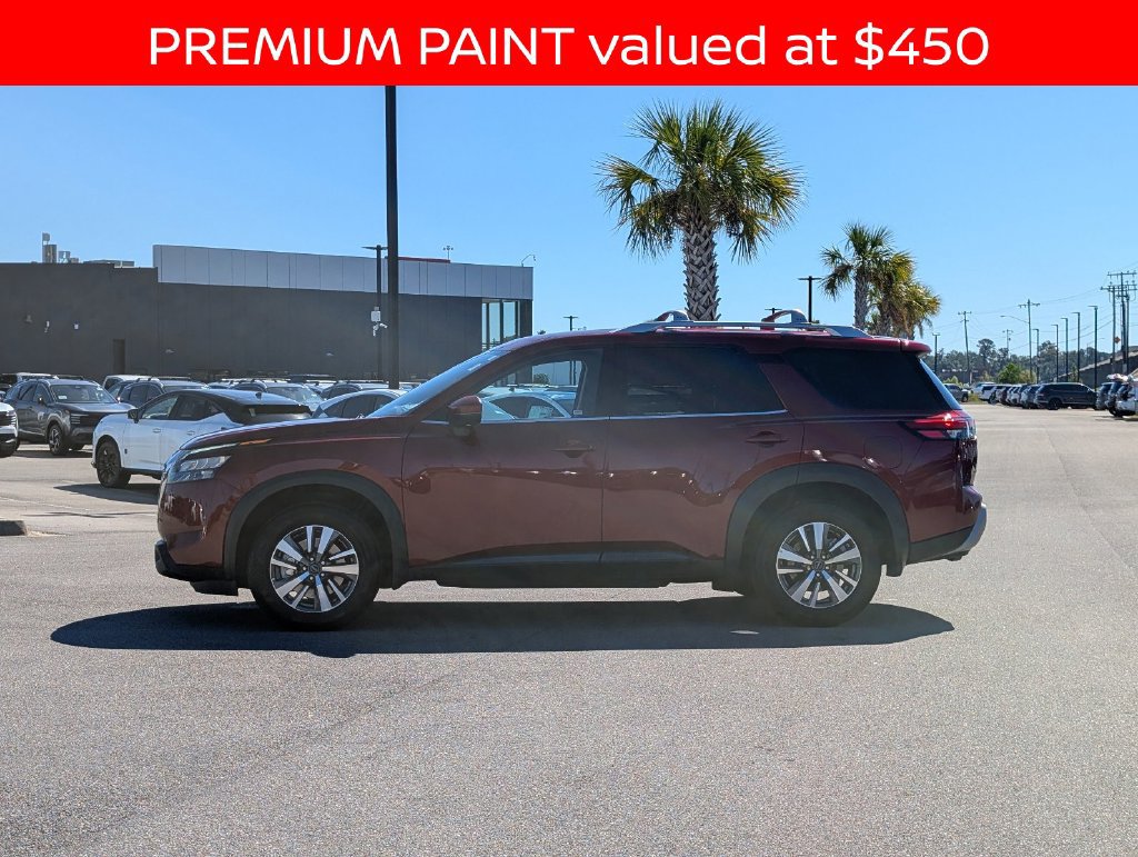 Used 2025 Nissan Pathfinder SL FWD image 2