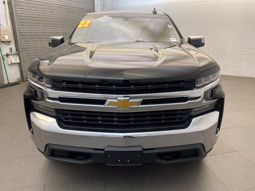 Used 2022 Chevrolet Silverado 1500 LT AWD/4WD image 3