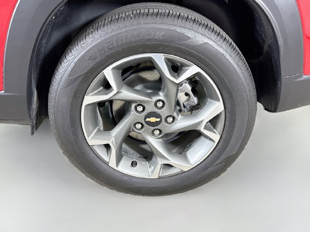 Used 2026 Chevrolet Trax LT w/ Driver Confidence Package FWD image 29