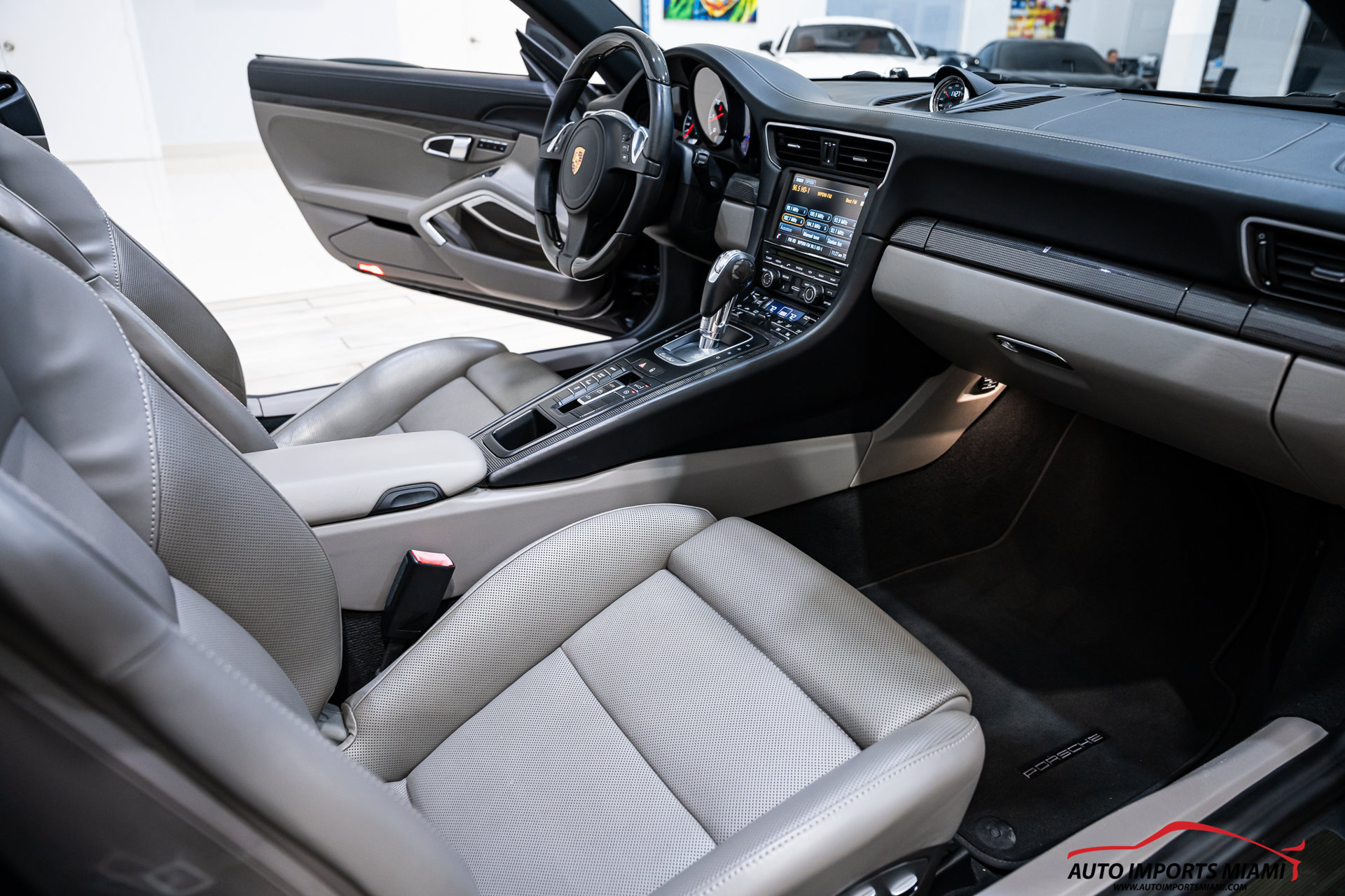 Used 2014 Porsche 911 Turbo S AWD/4WD image 9