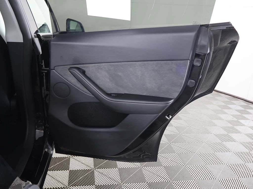 Used 2024 Tesla Model Y Performance AWD/4WD image 26