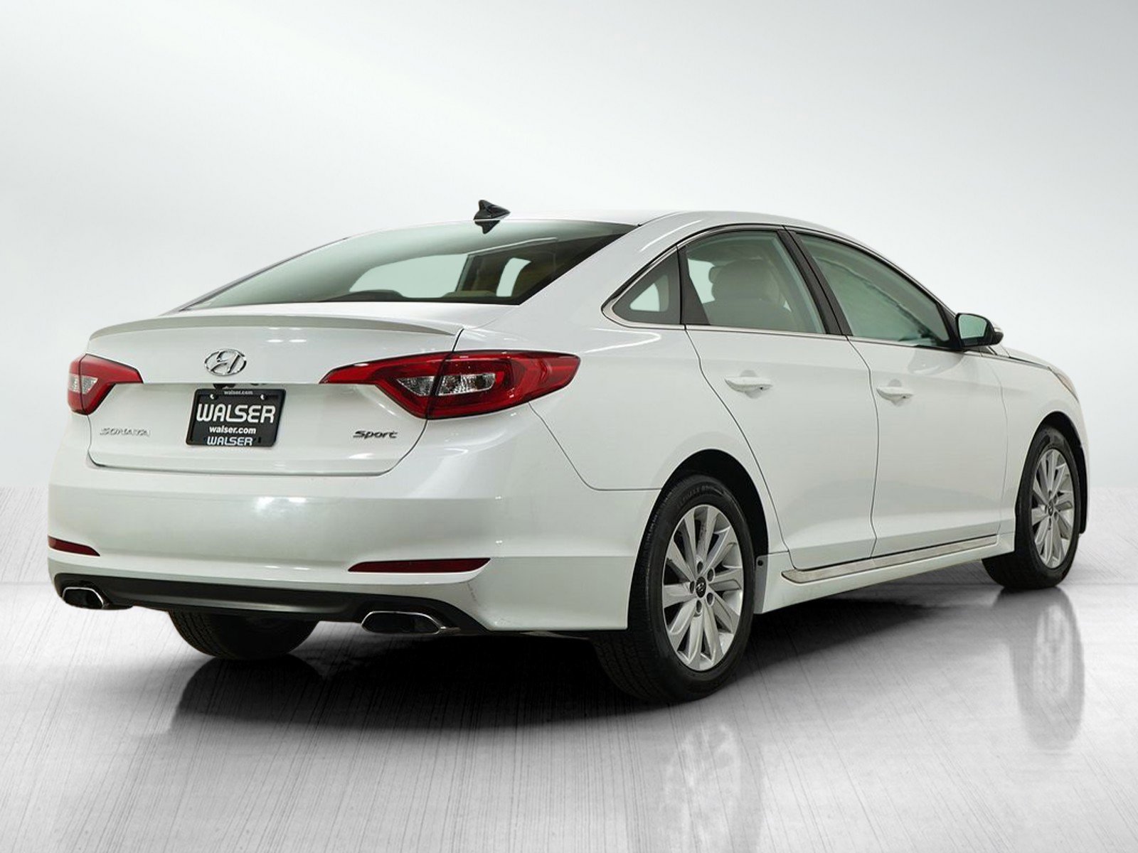 Used 2015 Hyundai Sonata Sport FWD image 5