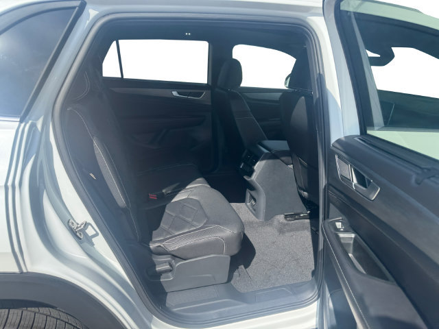 New 2026 Volkswagen Atlas Cross Sport SE FWD image 13