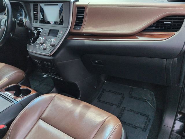 Certified 2017 Toyota Sienna Limited Premium AWD/4WD image 31