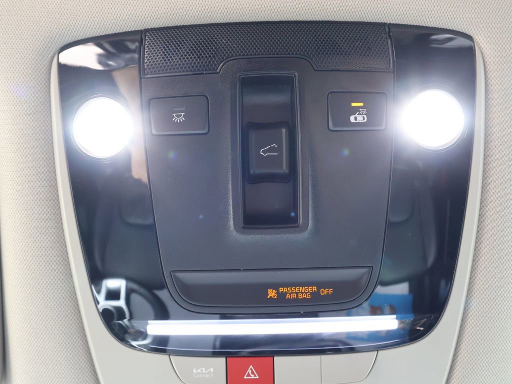 Used 2025 Kia Sportage EX w/ Premium Package image 29