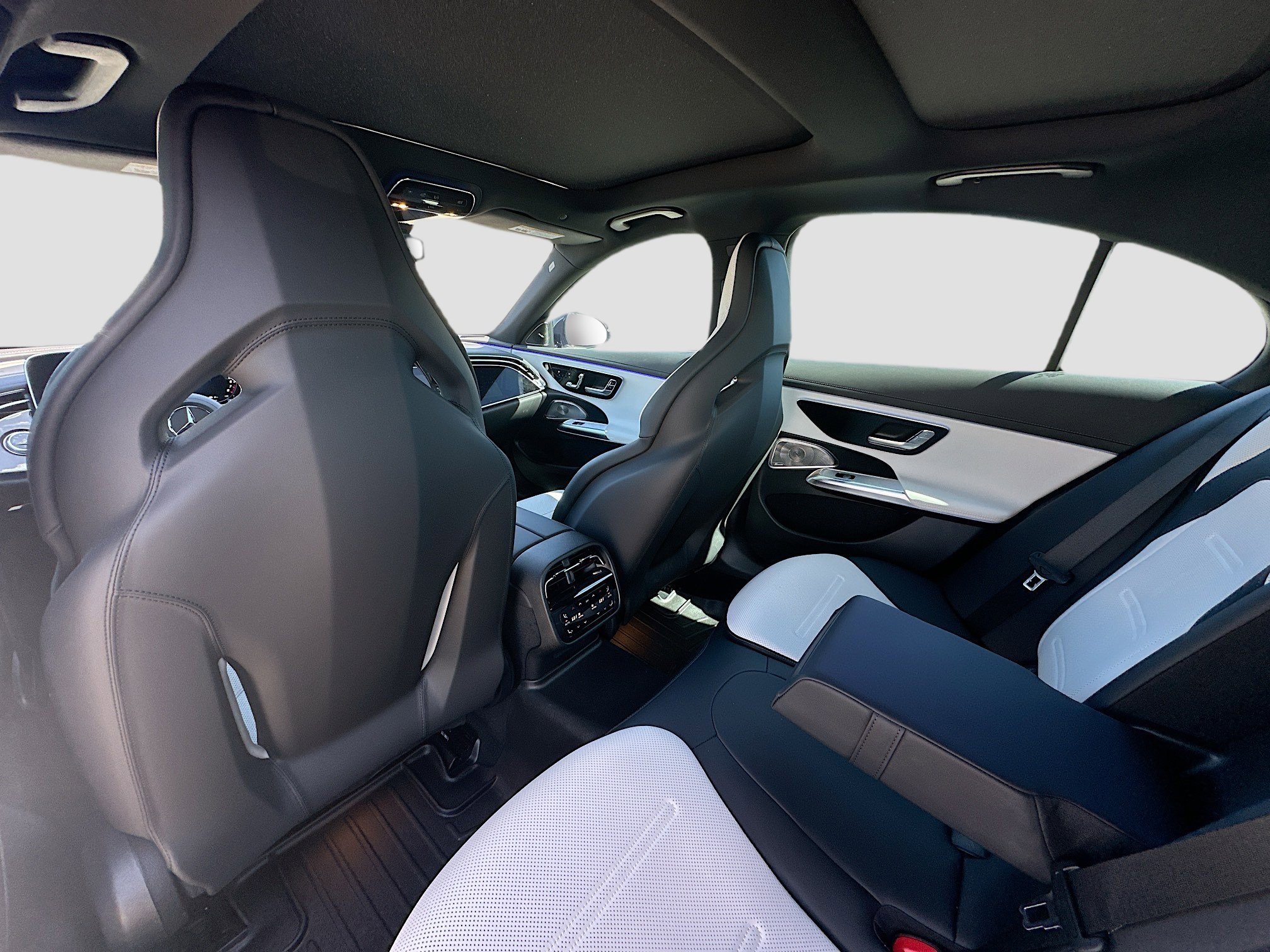 Used 2025 Mercedes-Benz E 53 AMG e 4MATIC Sedan image 16