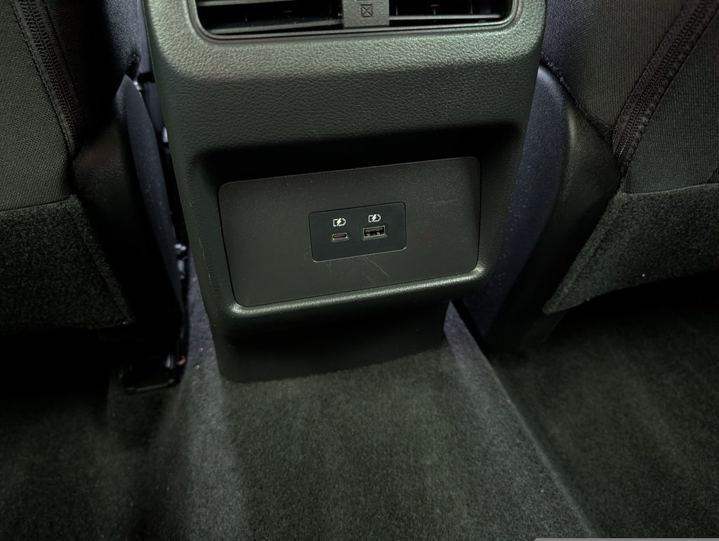 Used 2023 Nissan Rogue SV AWD/4WD image 19