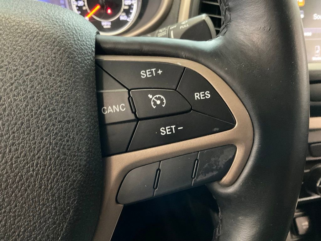 Used 2015 Jeep Cherokee Limited image 13