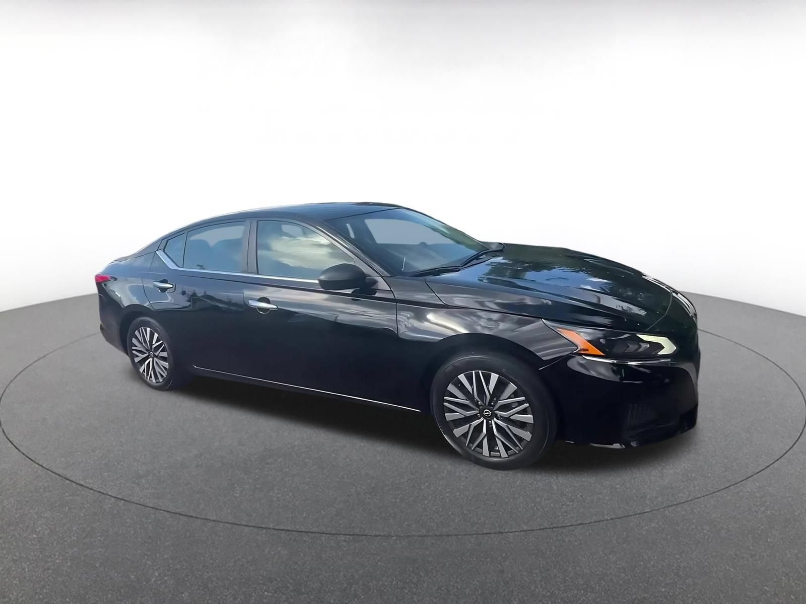 Used 2025 Nissan Altima 2.5 SV FWD video 2