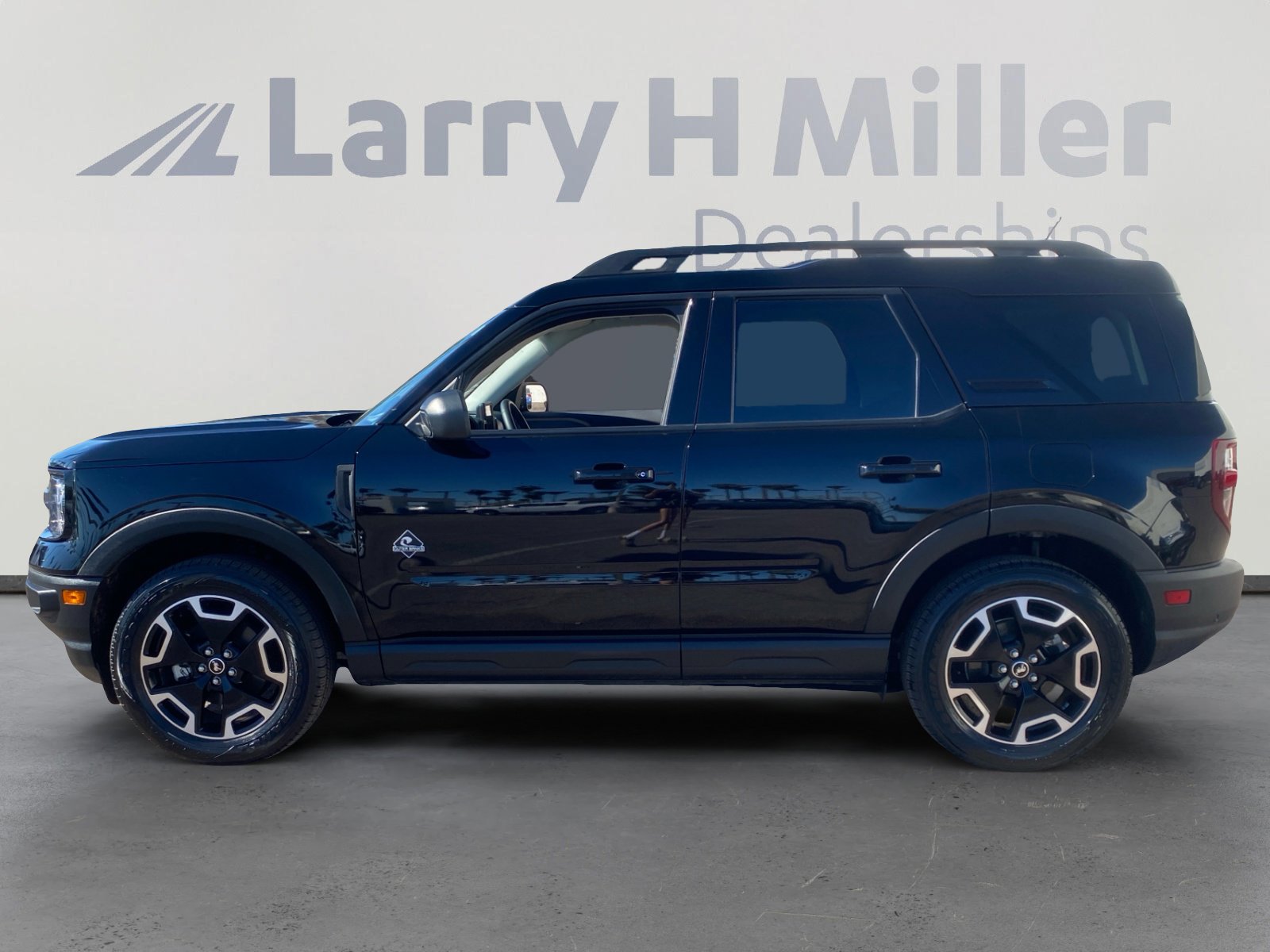 Used 2024 Ford Bronco Sport Outer Banks image 2