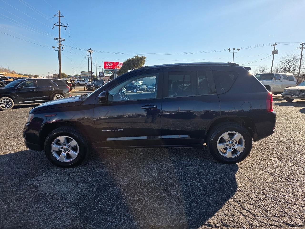Used 2015 Jeep Compass Latitude image 4