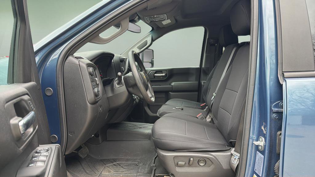 Used 2024 Chevrolet Silverado 2500 Custom w/ Custom Value Package image 11