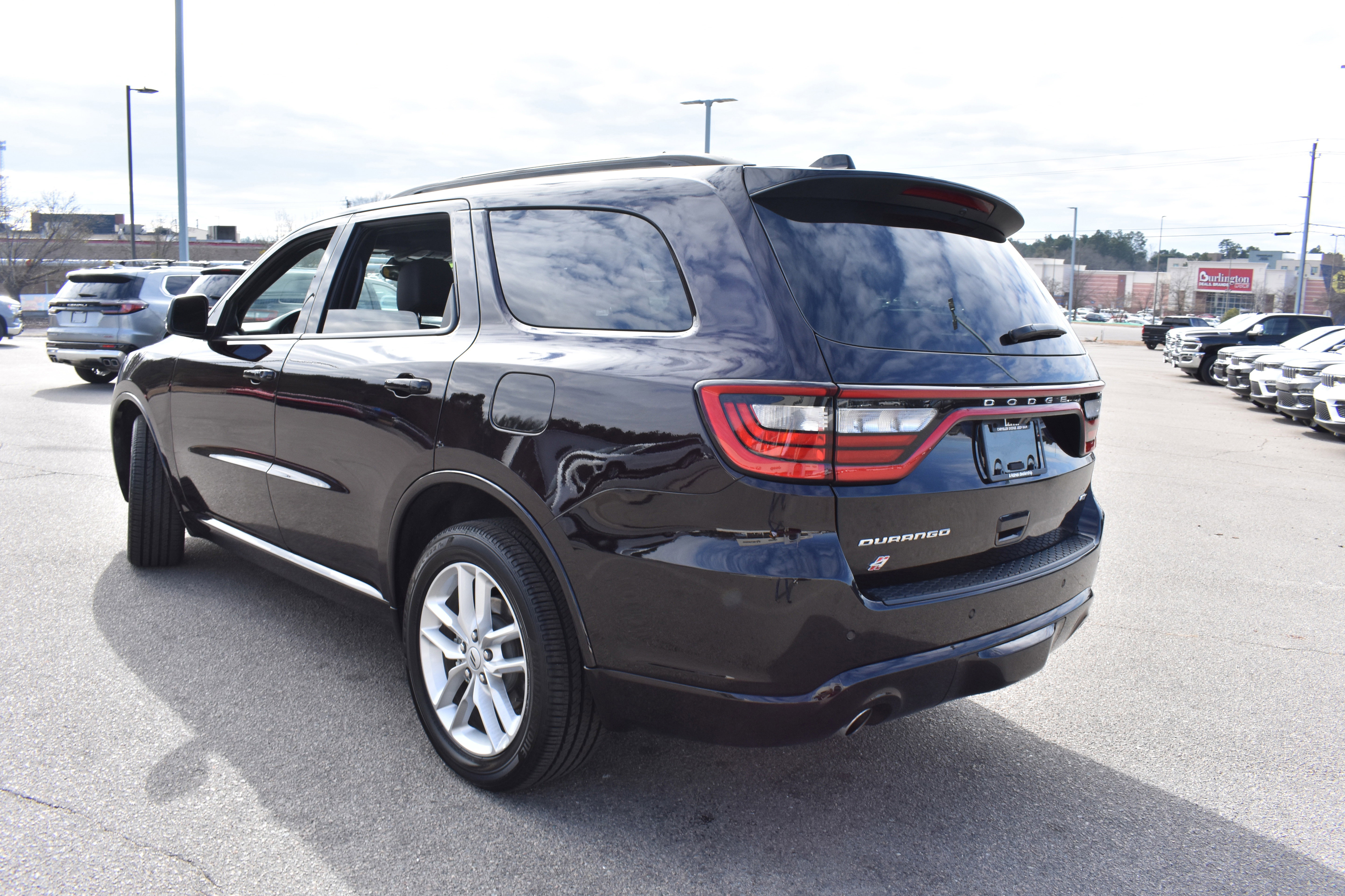Used 2025 Dodge Durango GT image 7