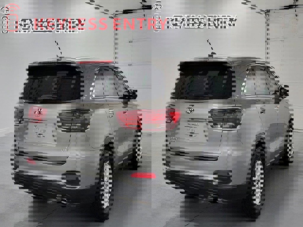 Used 2019 Kia Sorento LX image 9