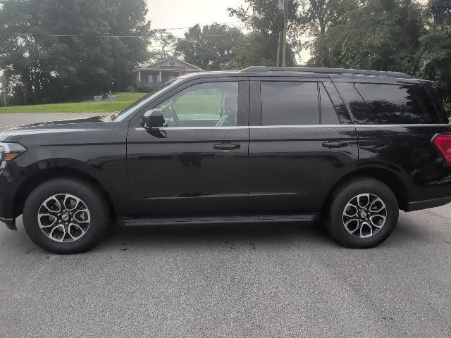 Used 2024 Ford Expedition XLT AWD/4WD image 4