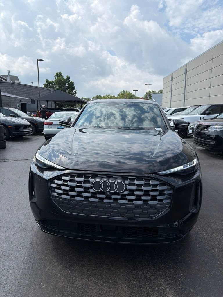 Certified 2025 Audi Q5 Premium Plus w/ Premium Plus AWD/4WD image 2