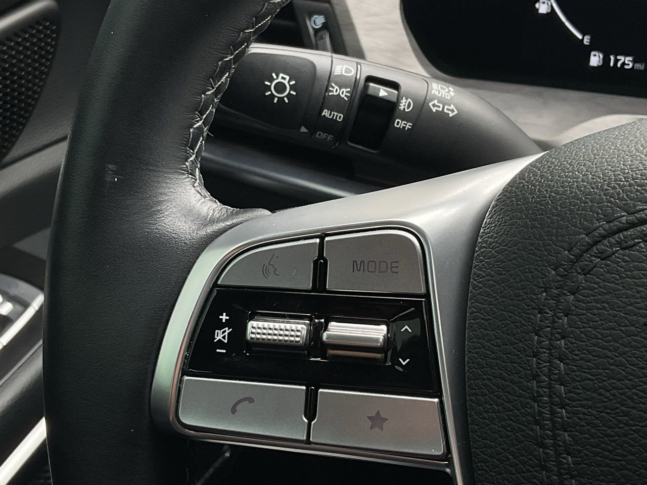 Used 2025 Kia Telluride SX Prestige X-Pro image 27