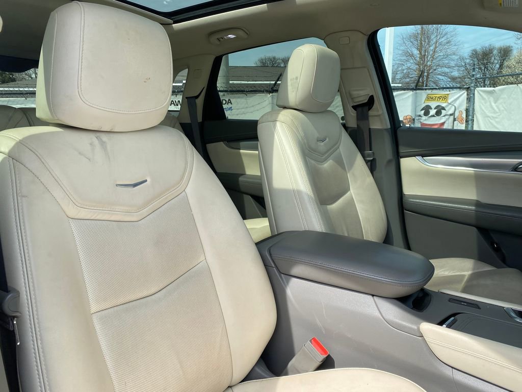 Used 2019 Cadillac XT5 Luxury FWD image 18