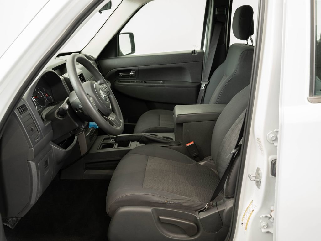 Used 2012 Jeep Liberty Sport RWD image 20