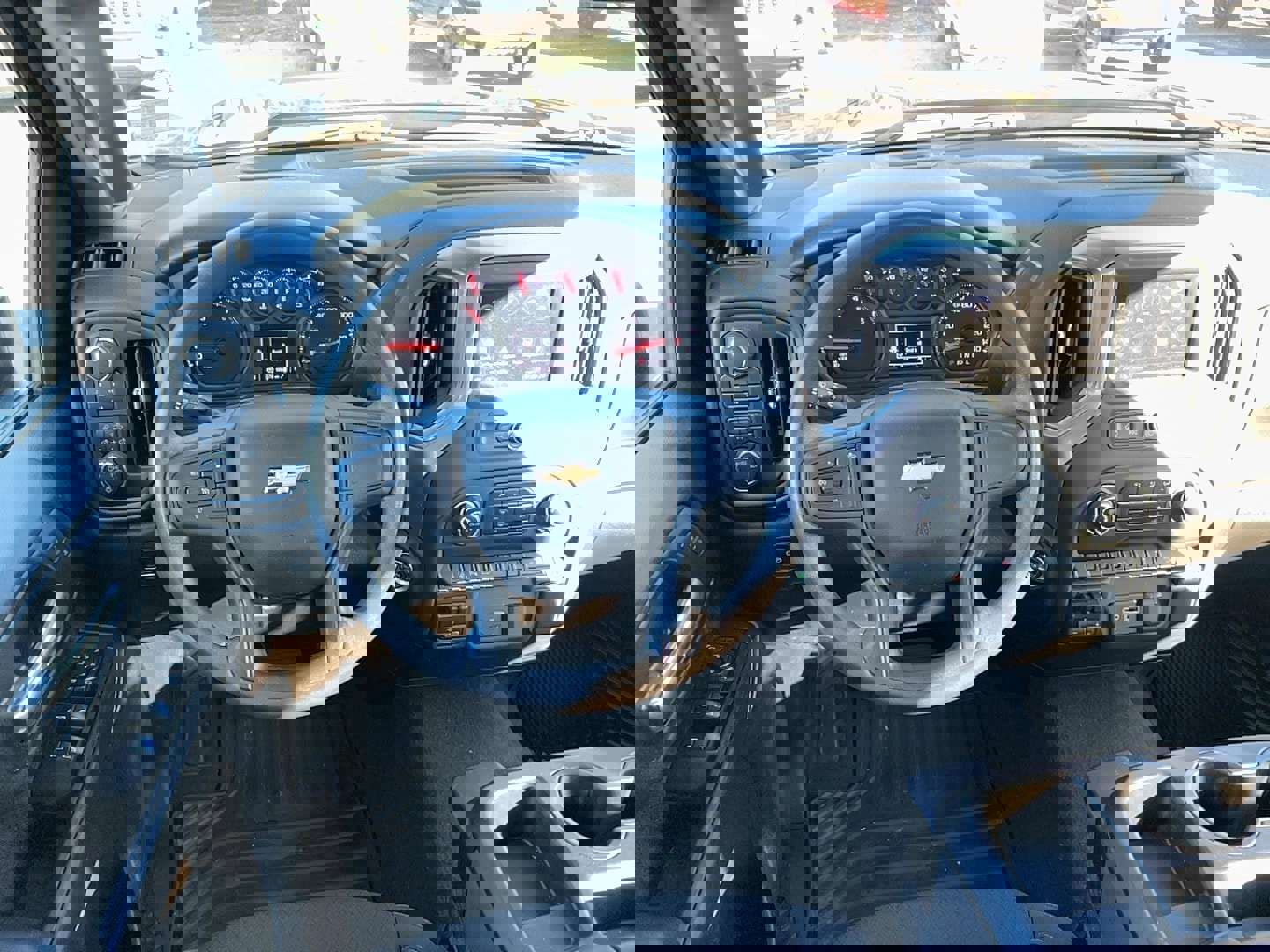 Used 2025 Chevrolet Silverado 2500 Custom w/ Custom Value Package image 15