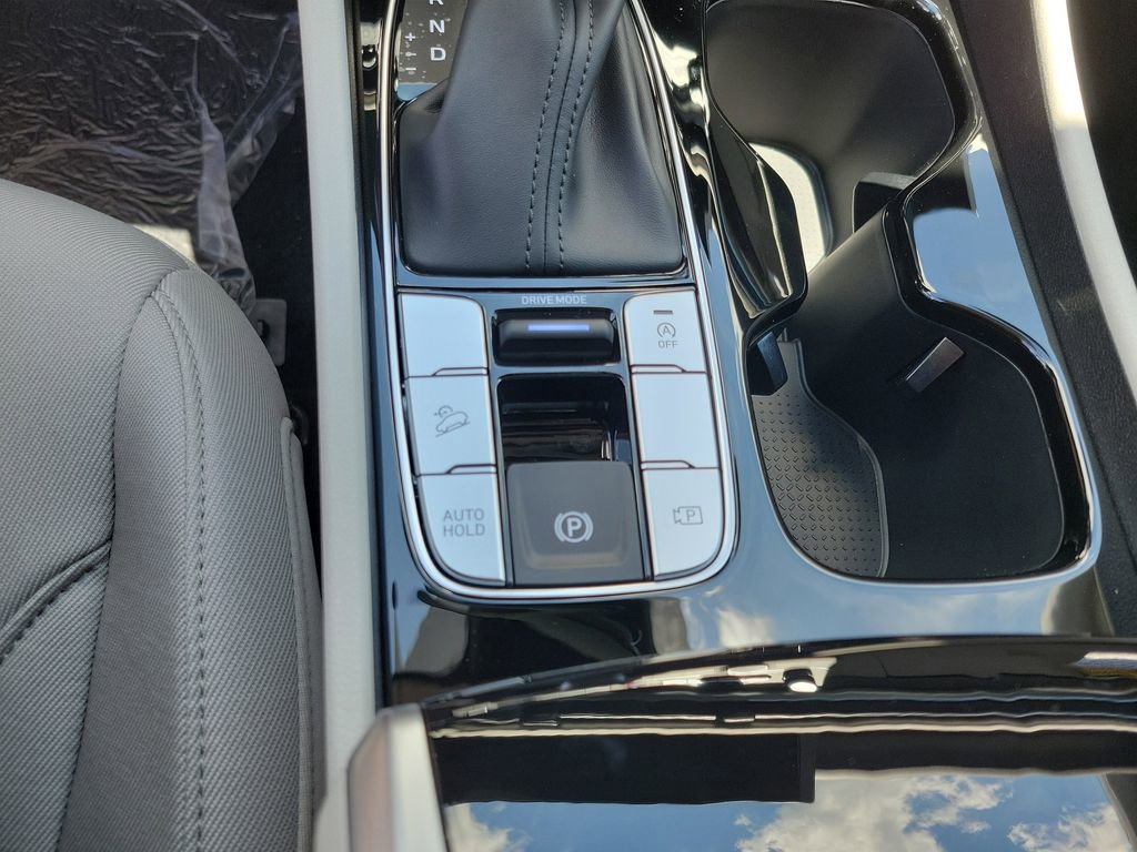 Used 2025 Hyundai Tucson SE image 26