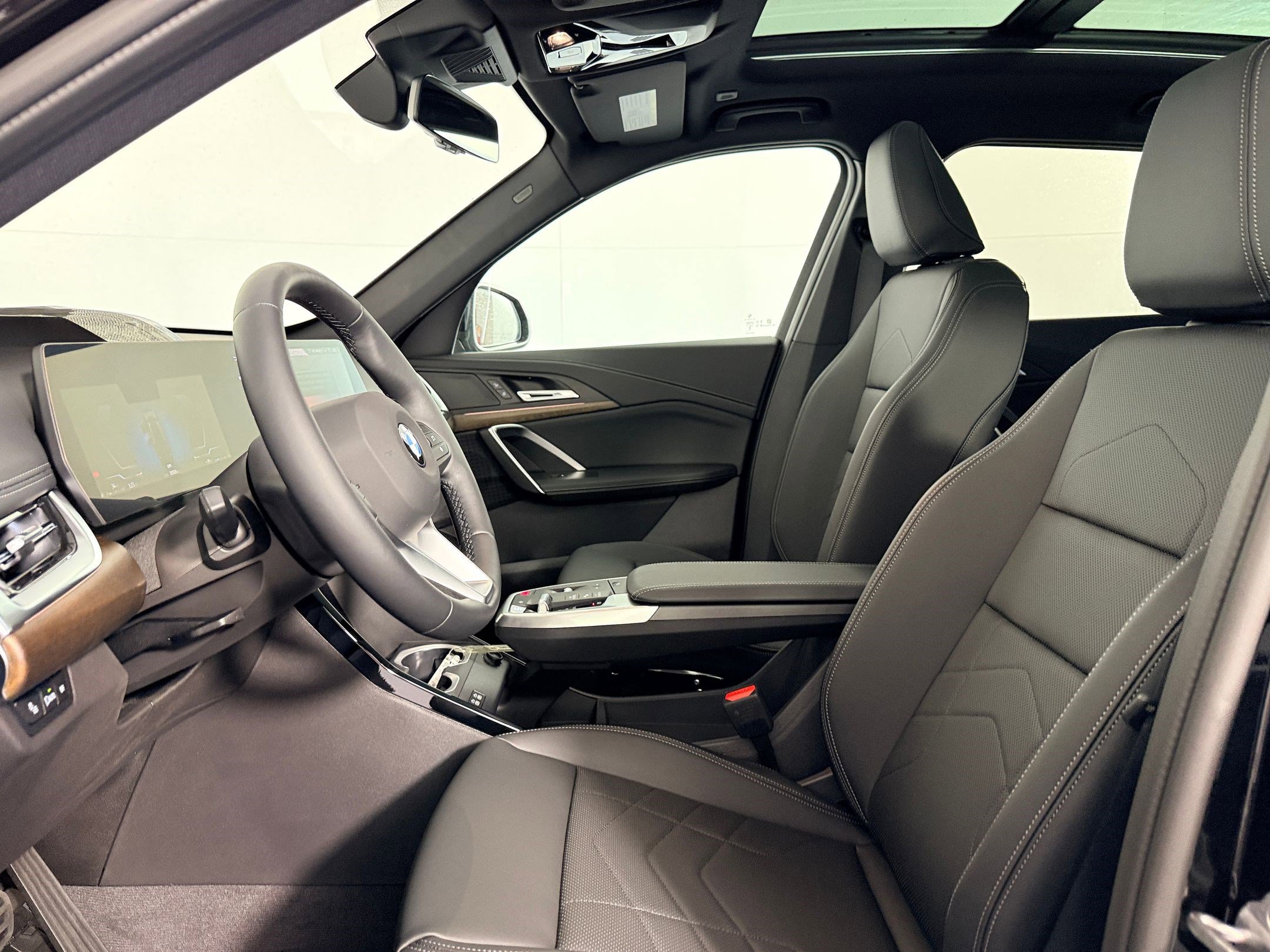 Used 2026 BMW X1 xDrive28i w/ Technology Package image 5