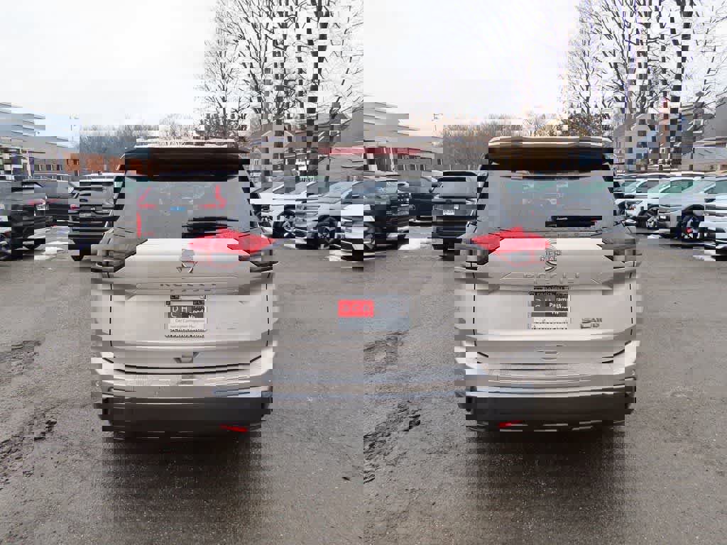 Used 2025 Nissan Rogue SL image 5