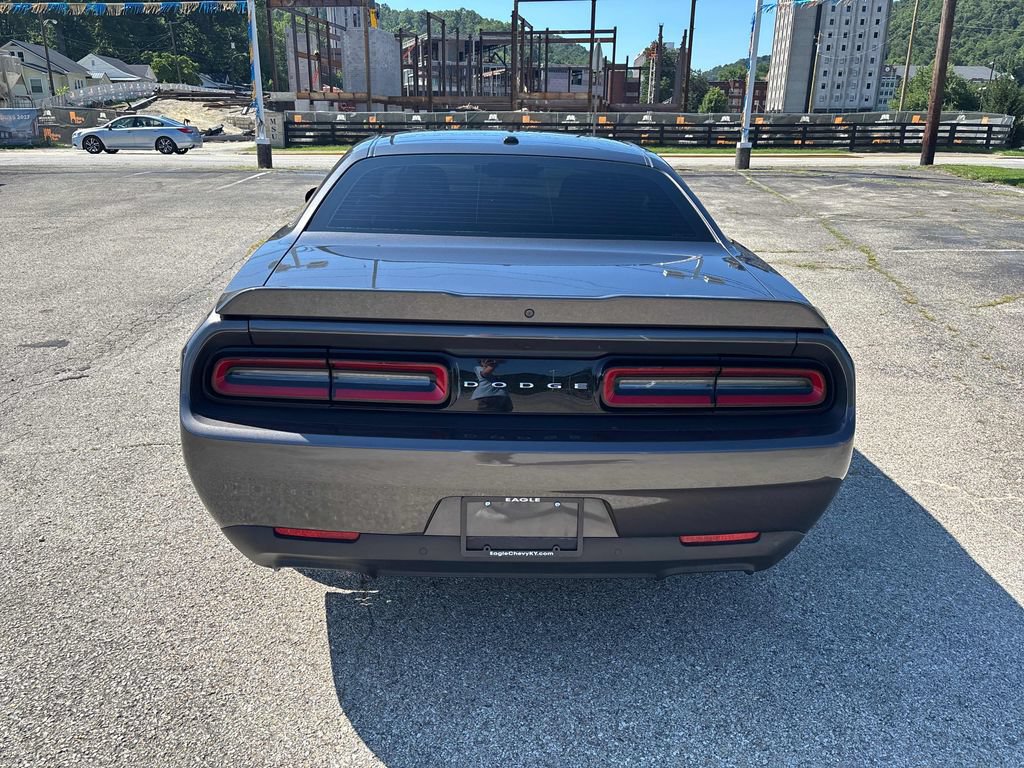 Used 2022 Dodge Challenger R/T RWD image 4