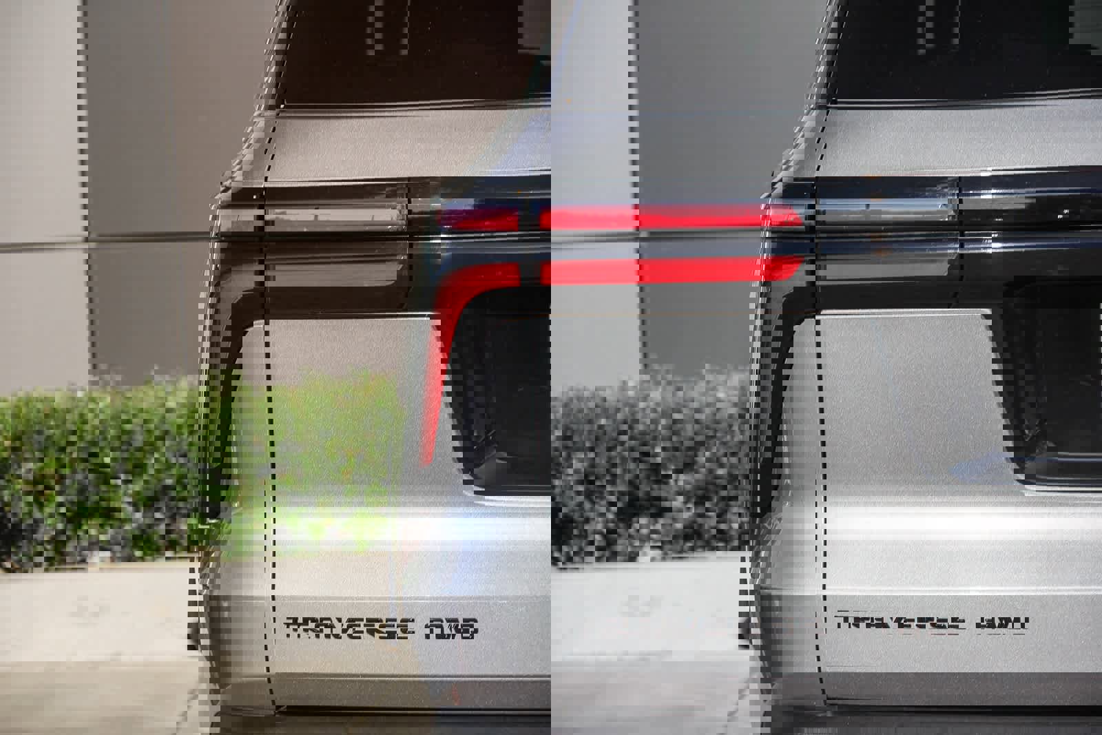 Used 2025 Chevrolet Traverse Z71 image 6