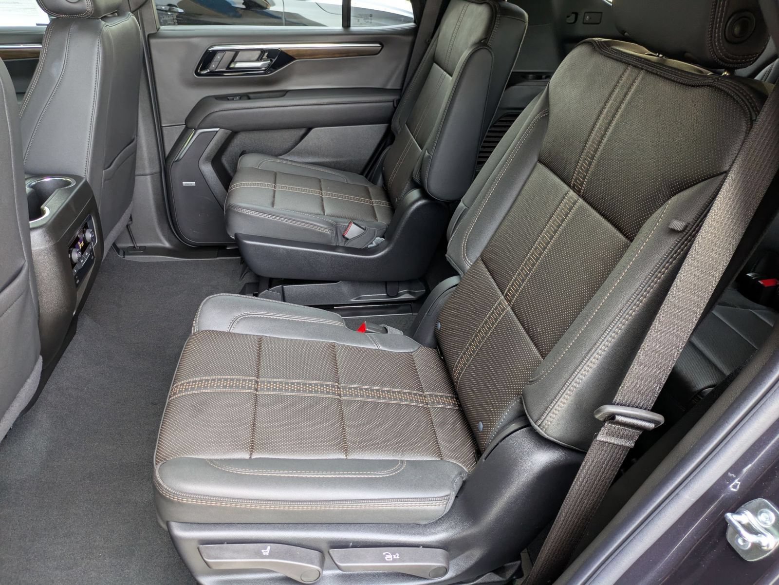 Used 2026 Chevrolet Tahoe High Country w/ Sun And Tow Package AWD/4WD image 24