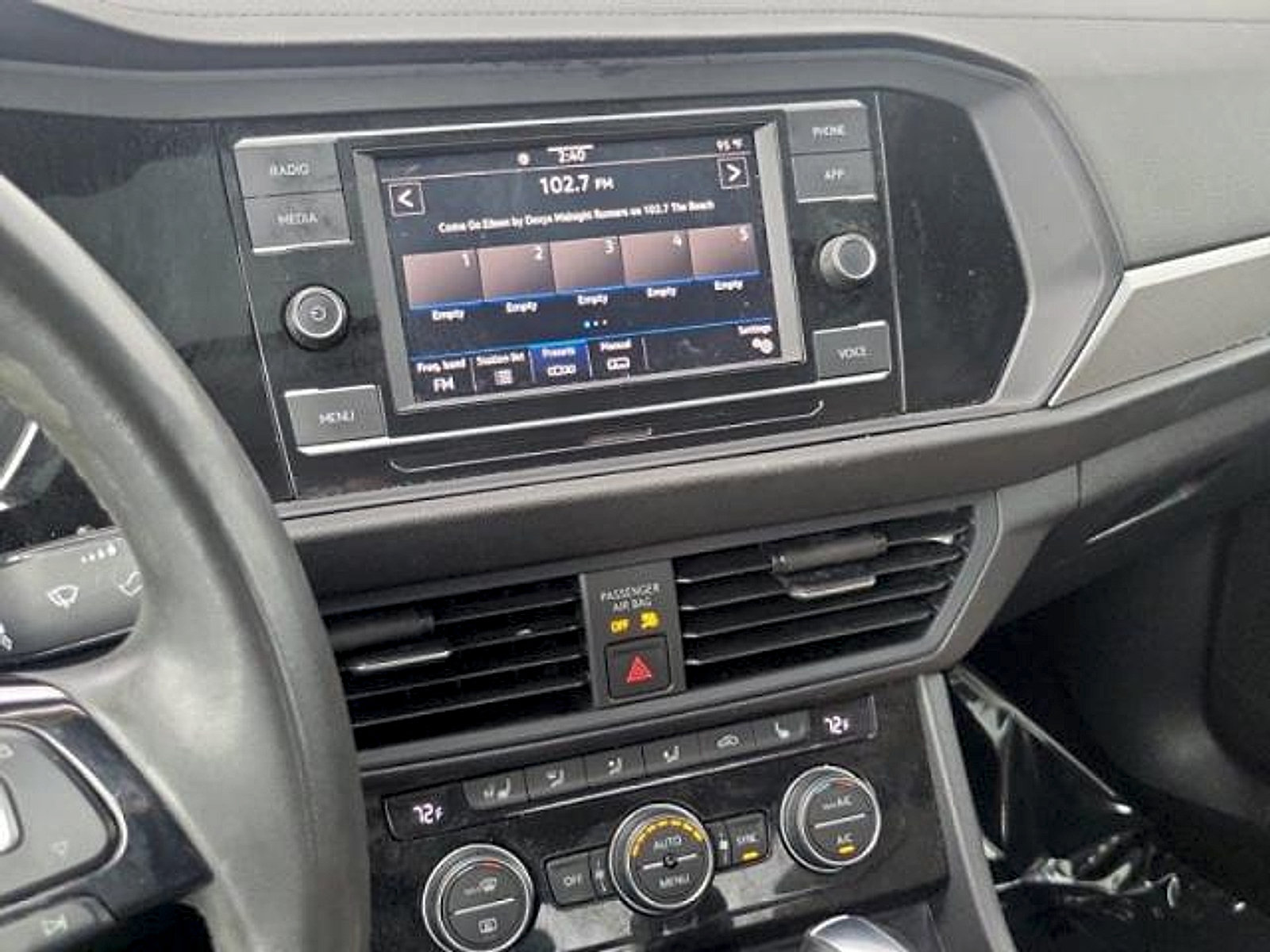 Used 2020 Volkswagen Jetta SE w/ SE Cold Weather Package FWD image 27