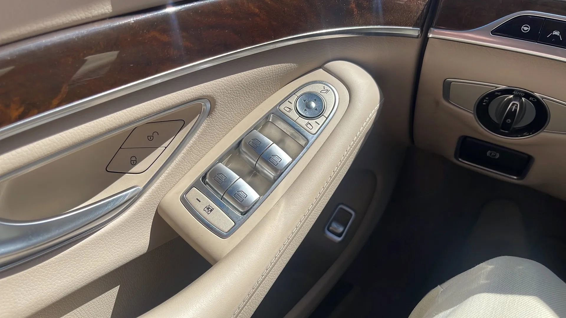 Used 2016 Mercedes-Benz S 550 4MATIC Sedan image 26