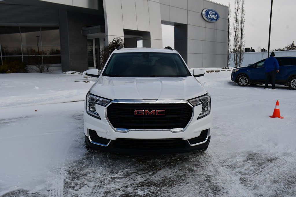 Used 2022 GMC Terrain SLE w/ Driver Convenience Package image 10
