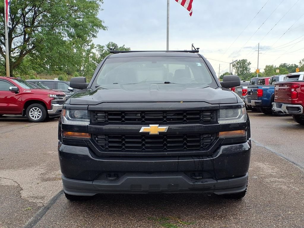 Used 2016 Chevrolet Silverado 1500 Custom w/ Custom Convenience Package AWD/4WD image 2