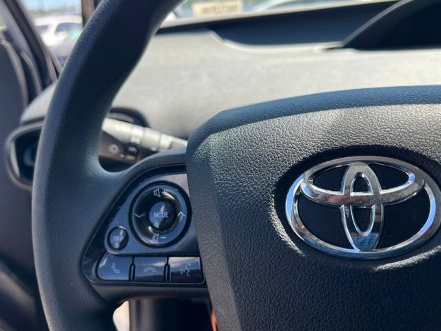 Used 2020 Toyota Prius LE AWD/4WD image 12